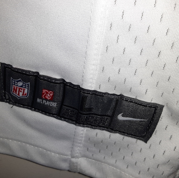 Luke Kuechly Carolina Panthers #59 Jersey White SZ:L Back to Football  School - Picture 6 of 7